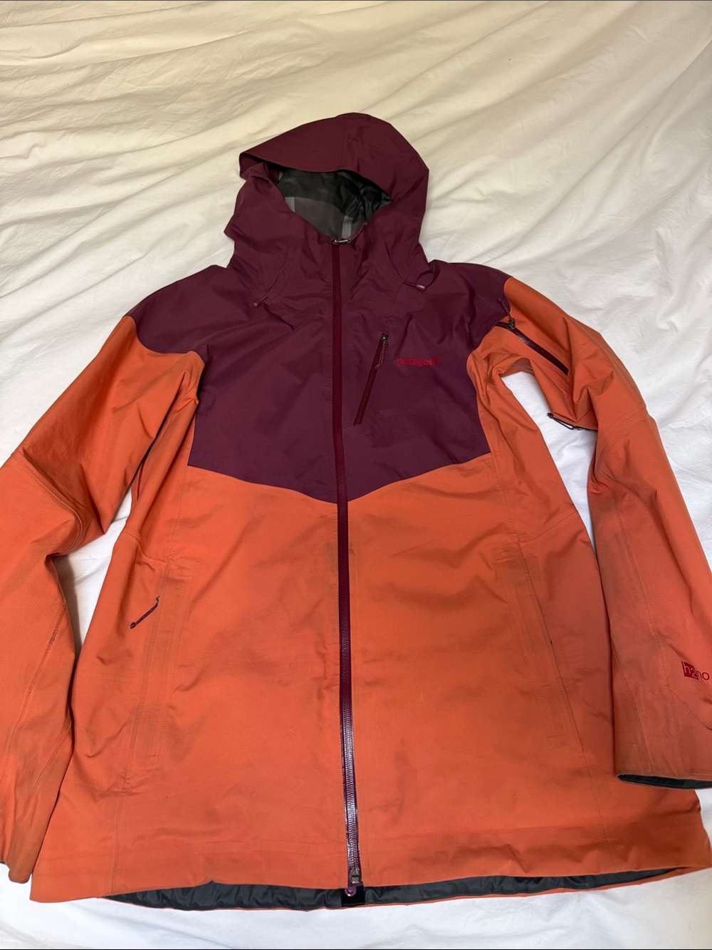 Patagonia Women's SnowDrifter Jacket
- Burgundy & Orange Large